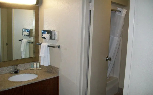 Quality Inn & Suites Rainwater Park