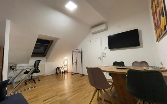 Ruhiges Dachgeschoß CityApartment im Zentrum Wiens