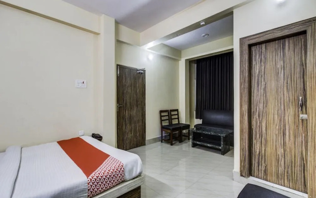 OYO 27698 Hotel Navneet Residency