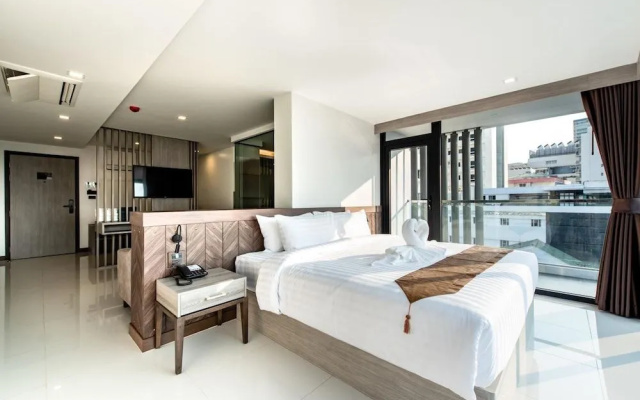 Отель Blackwoods Hotel Pattaya