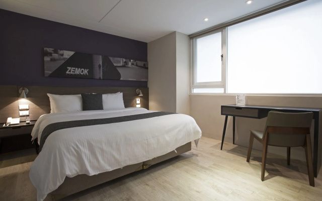 P&F Hotel