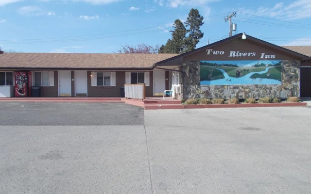 Two Rivers Inn West