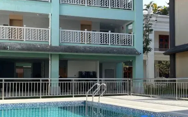 Platinum Hotel