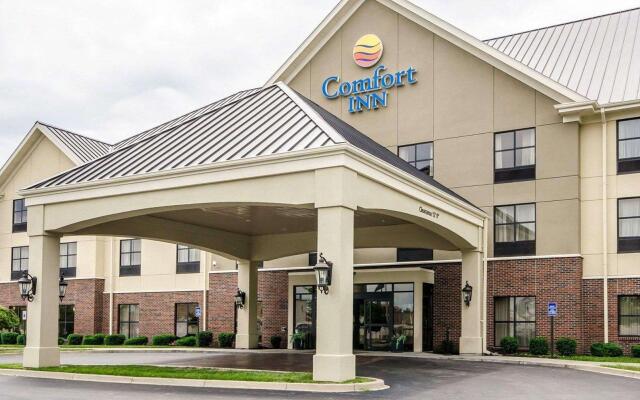 Отель Comfort Inn Louisville вид на фасад