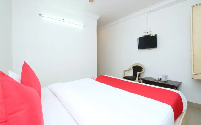 OYO 14465 Hotel Cozy Residency