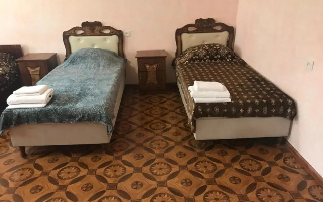 B&B Galstyan 44