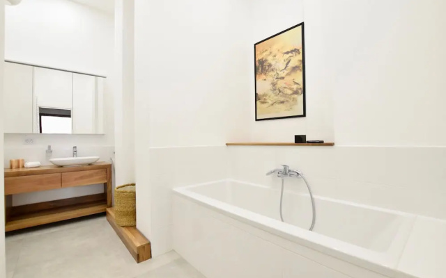Luxury Apartment by Hi5 - Zichy Suites