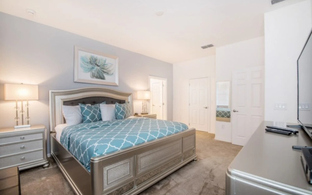 11 Bedroom 9.5 Bathroom 4792sq Foot Villa 7000os