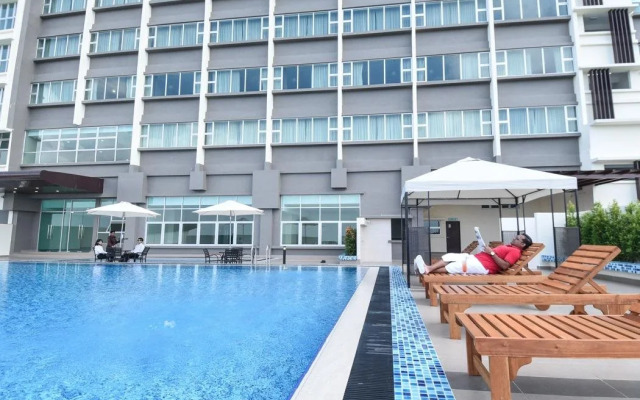 Hotel Holmes Gelang Patah
