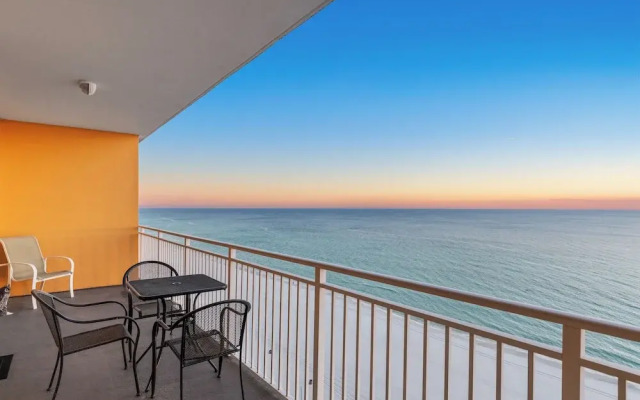 Beachfront Bliss Awaits: 2-bed, 2-bath Condo at Sterling Reef - Sleeps 6!