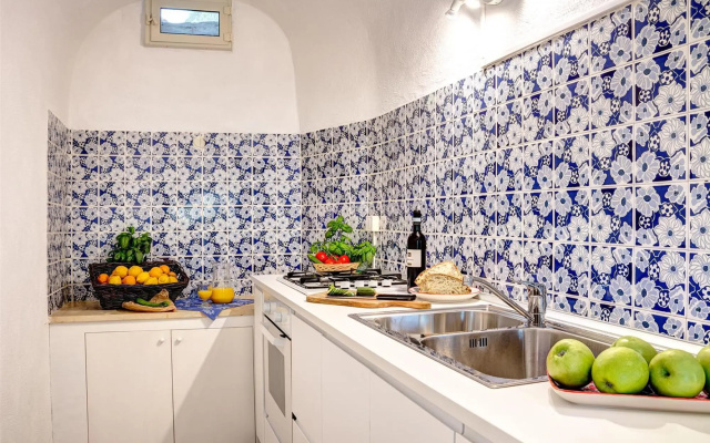 The Fisherman’s Suite –  Steps from the beach