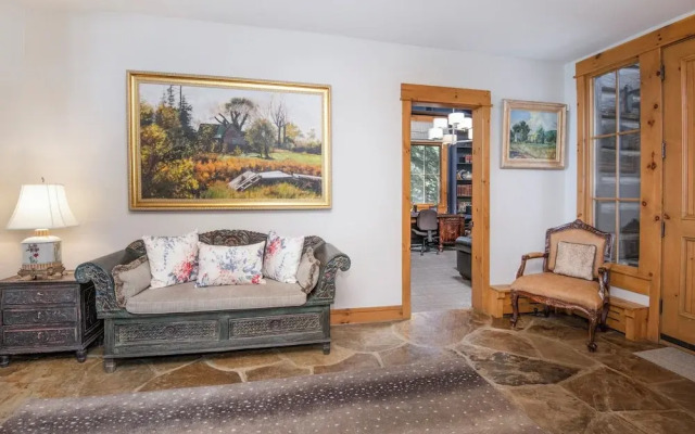 Snowberry by Elevation Accommodations