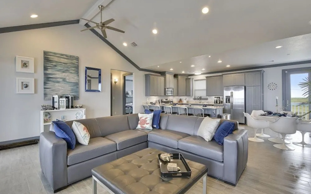 Honu Beachfront by Ryson Vacation Rentals