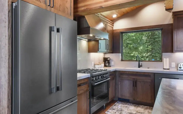 Shoreline Vista | 180° Lake Views | Pet-Friendly | 2 Master Suites