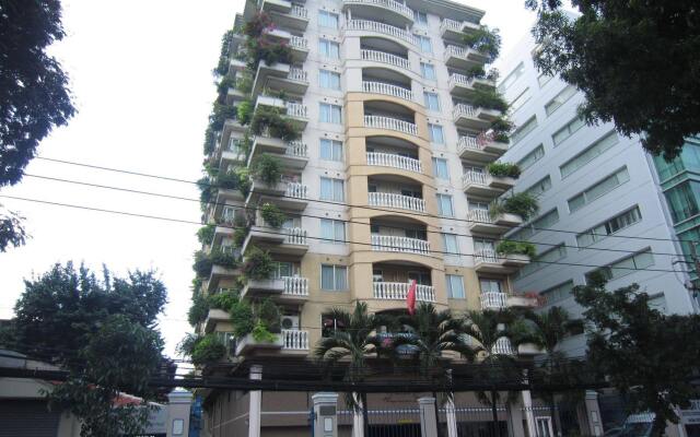 Апартаменты Saigon Court Serviced Apartment Хошимин вид на фасад
