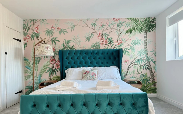 Luxury 2-bed Apartment hot tub Free Parking sea