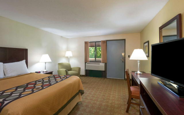 Super 8 by Wyndham White River Junction