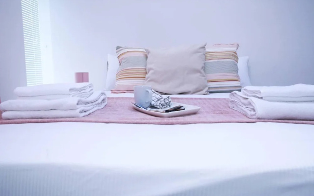 Apartment - Sleeps 2 & Free Parking