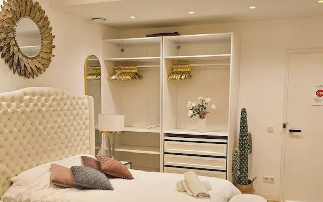 UG Neubau City Wohnung (optional Pool+Gym+2tes Bad extra buchbar)