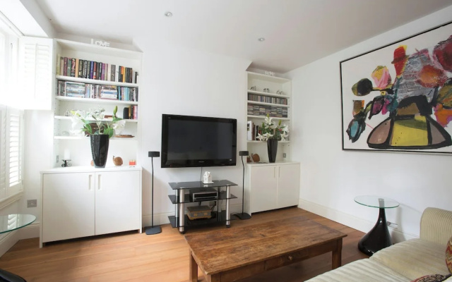 Courtfield Road II by Onefinestay