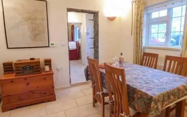 Ty Woods Cottage