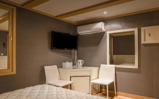 Sinyoung Motel