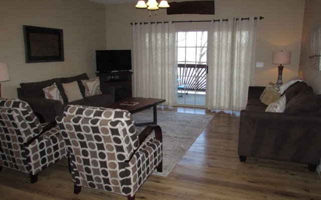 Condo B-6 3 Bedroom Condo by Redawning