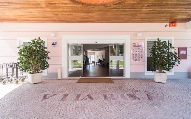 Отель Clube VilaRosa вид на фасад