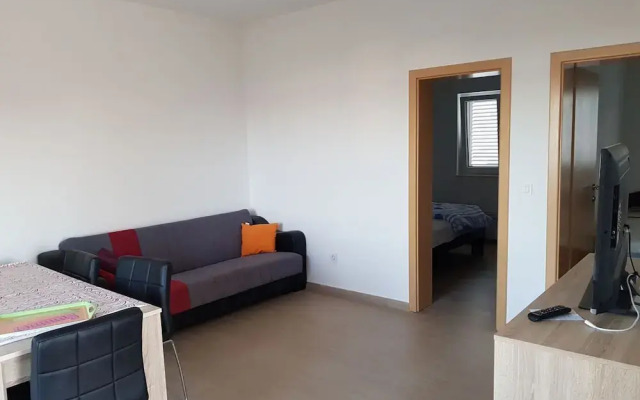 Contemporary Apartment in Neviđane near Sea
