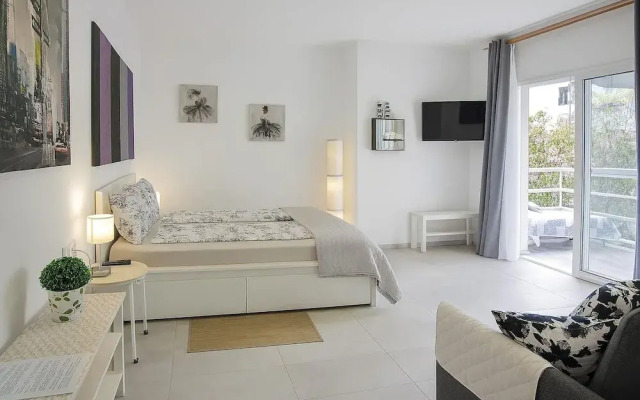 Fantastico 4 - With Large Private Terrace, Free Parking, air Conditioning, BBQ