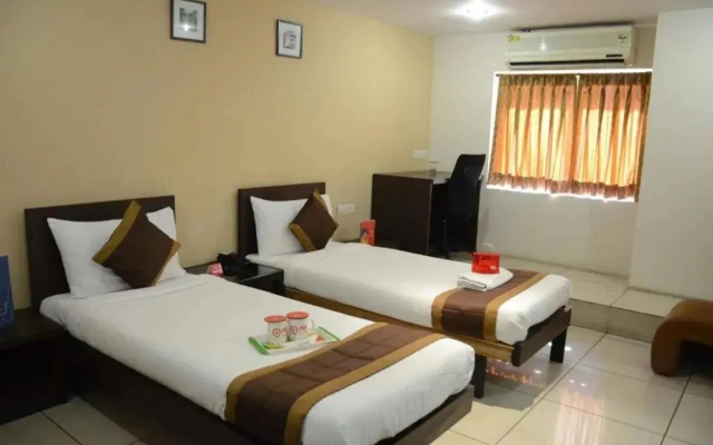 OYO 1999 Hotel Residence 20
