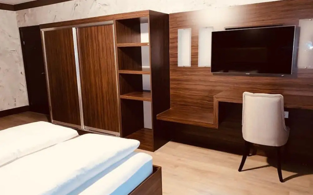 Louis Hotels