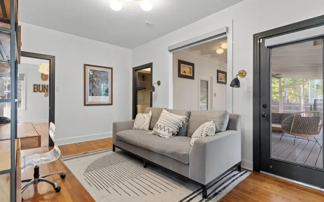 2 Mi to Downtown Austin: Family Home w/ Porch!