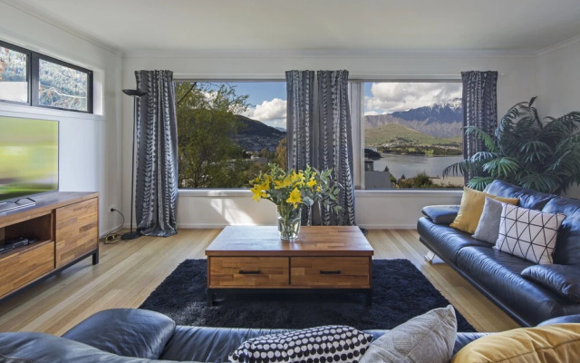 Aspen Grove Villa - Unit a