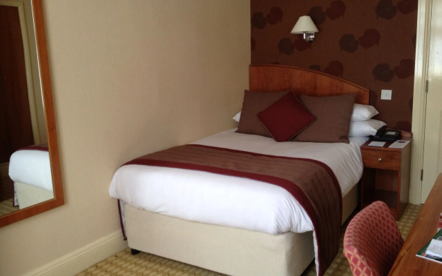 Crown and Mitre Hotel