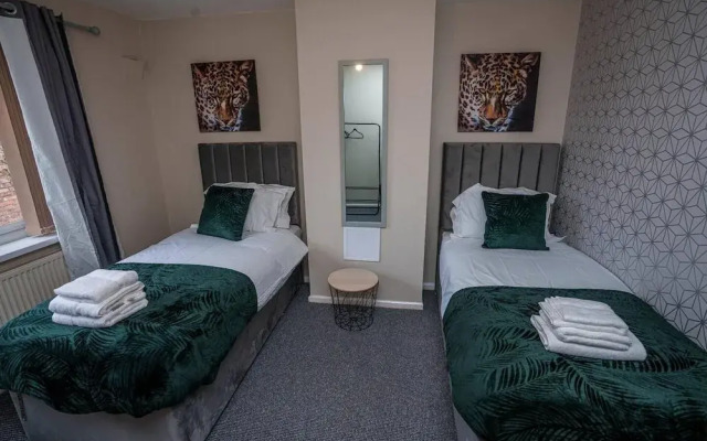 Charming 4-bed House in Nottingham Sleeps 7