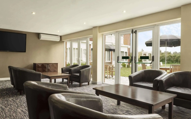 Riverside Hotel