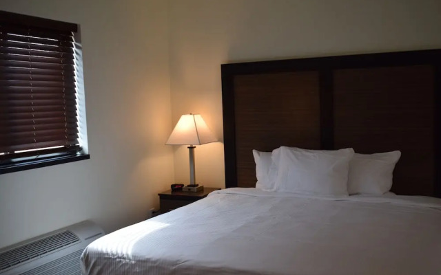 Menominee River Extended Stay Hotel