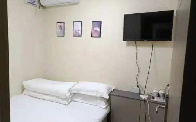 Beizhen Hongyunyuan Cinema Hotel