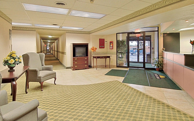 Days Inn by Wyndham Cleveland Lakewood
