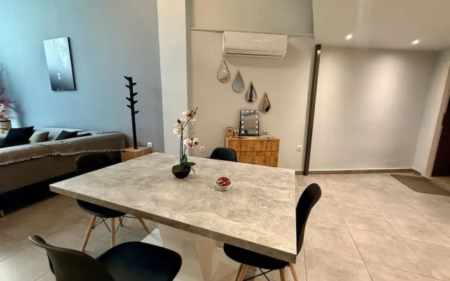 Thissio Luxury Apartment