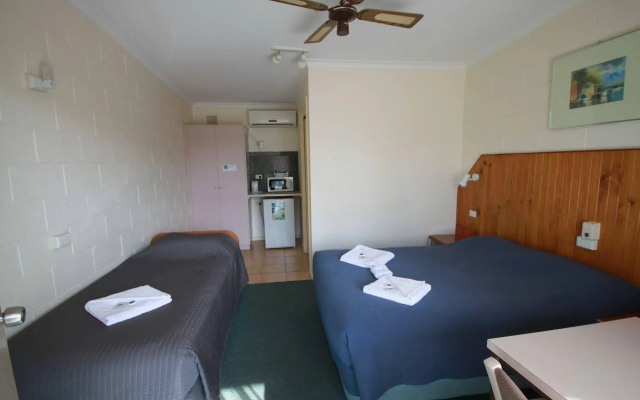 Pelicans Motel San Remo