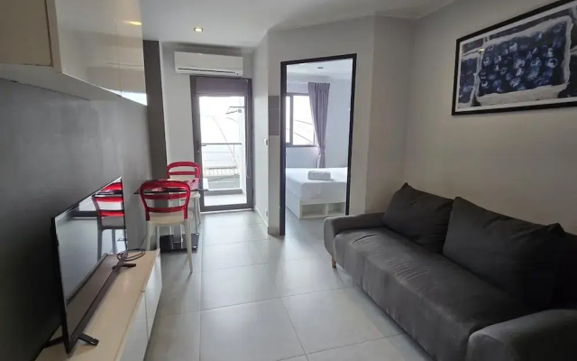 1 BR Condo in good location NV402