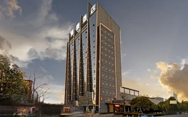 Yitai Hotel