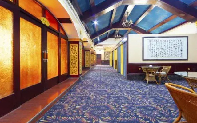 Huairong Hotel