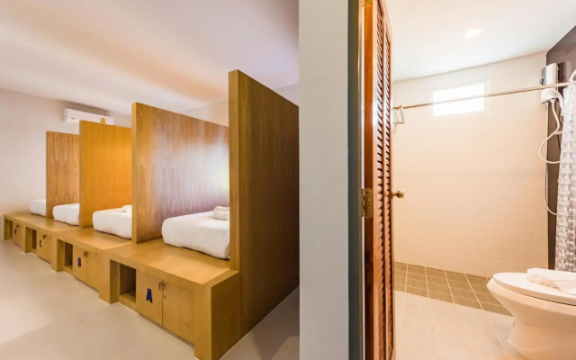 Phuket Marine Poshtel (SHA Plus+)