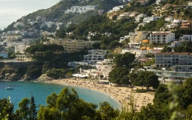 Marina 4 in Roses With 1 Bedrooms and 1 Bathrooms