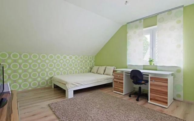ID 4945 - Private Rooms