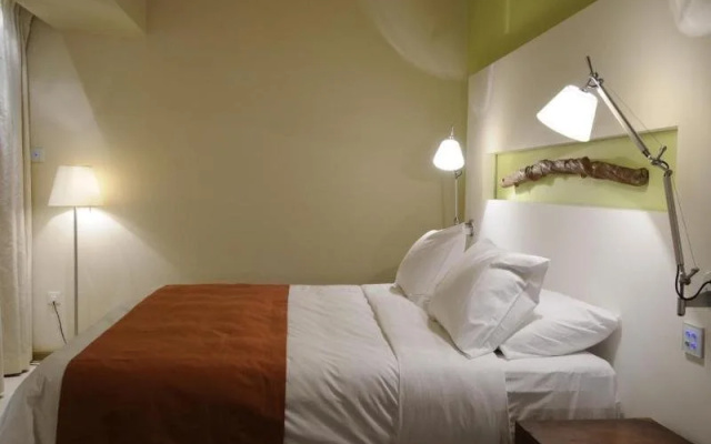Hotel-E