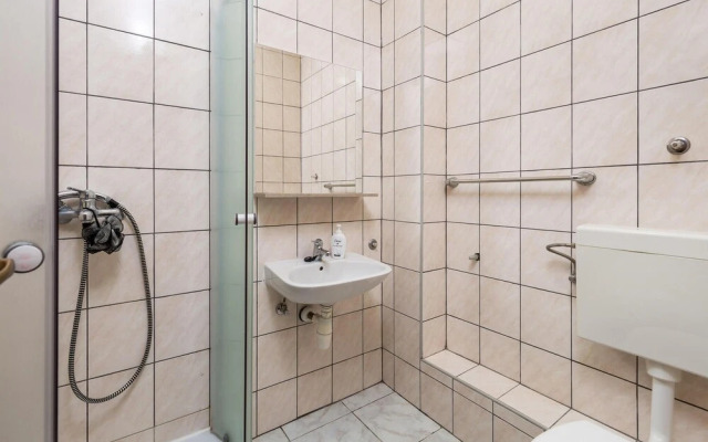 Beautiful Apartment in Prizna With Wifi and 3 Bedrooms